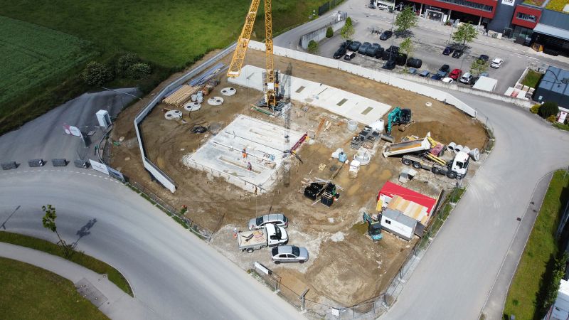 Etappe 3 (Mai 2024): Kanalisationsarbeiten & Bodenplatten betonieren