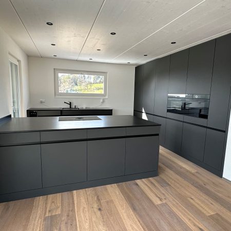 Küche in Graphitschwarz